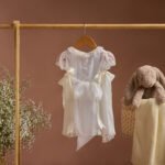 bata tergal bordada a mano