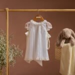 bata tergal bordada a mano