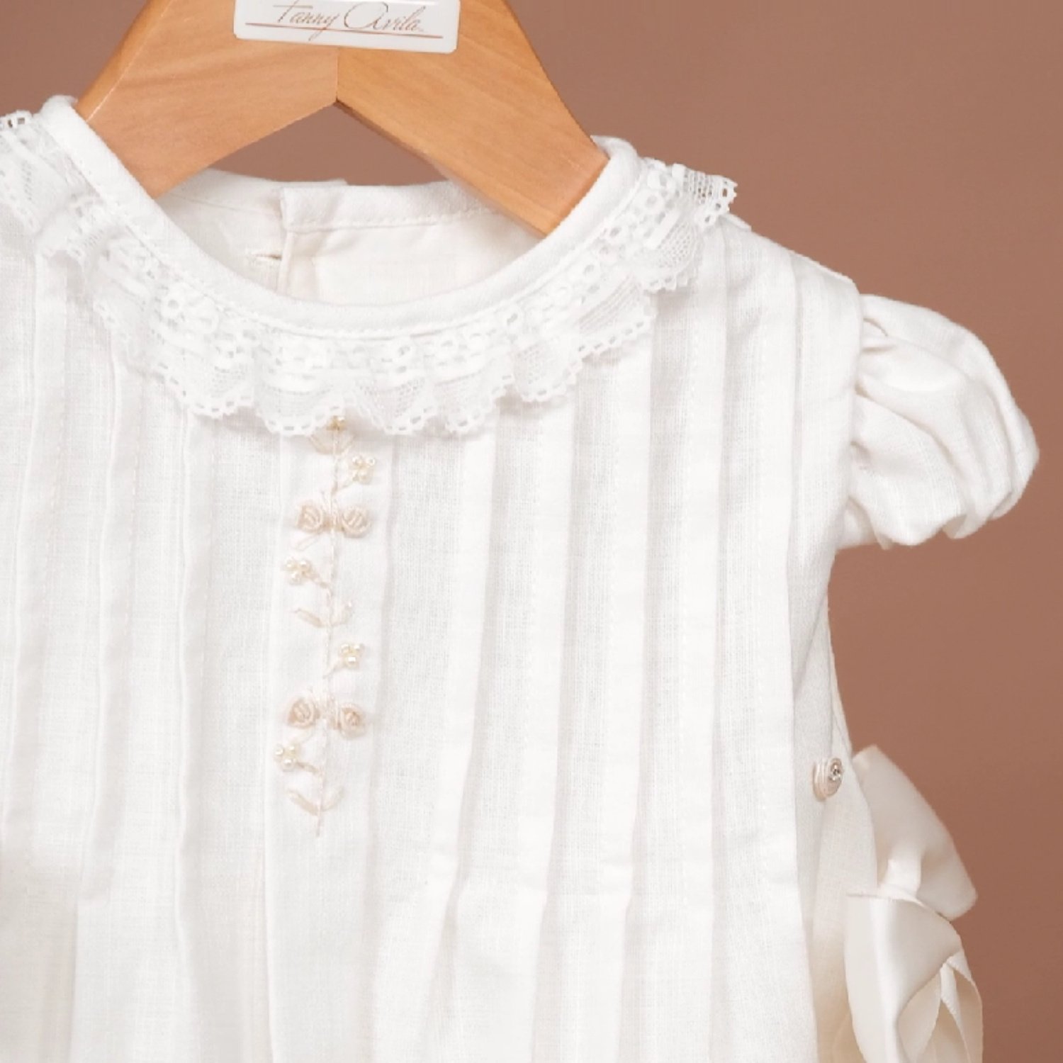 vestido bordado a mano niña bebe